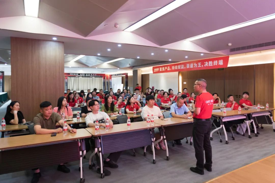 创变•赋能 | 2024小奶狗成版人抖音app新品品鉴会暨区域培训峰会郑州站圆满结束(图1)